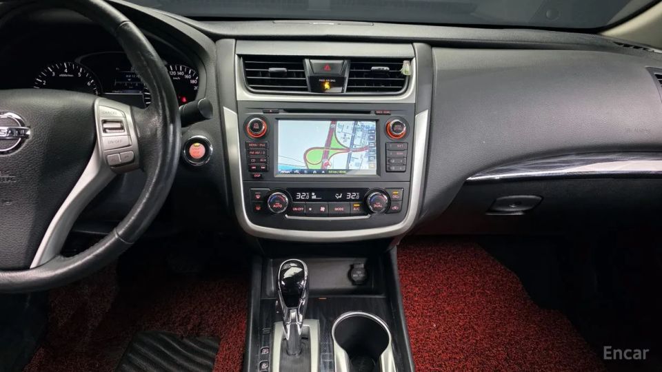 Nissan altima