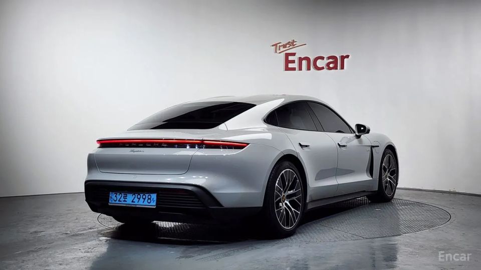 Porsche Taycan