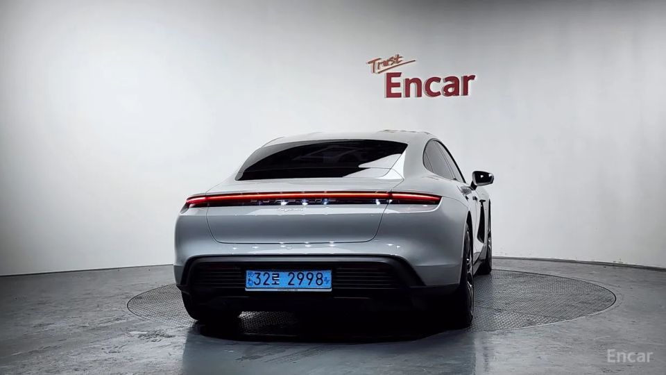Porsche Taycan