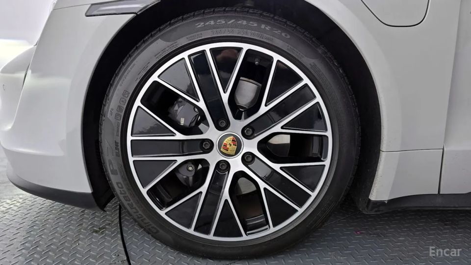 Porsche Taycan
