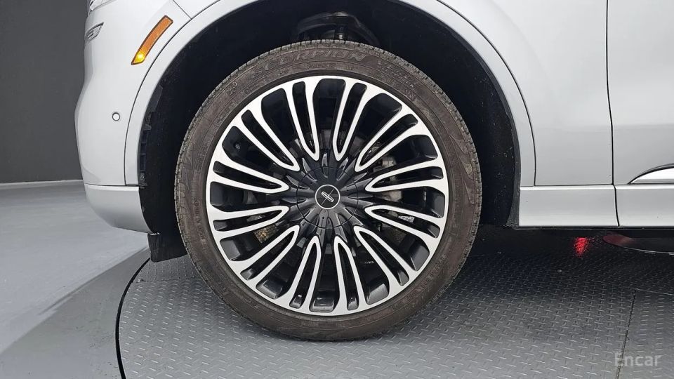 Lincoln Aviator