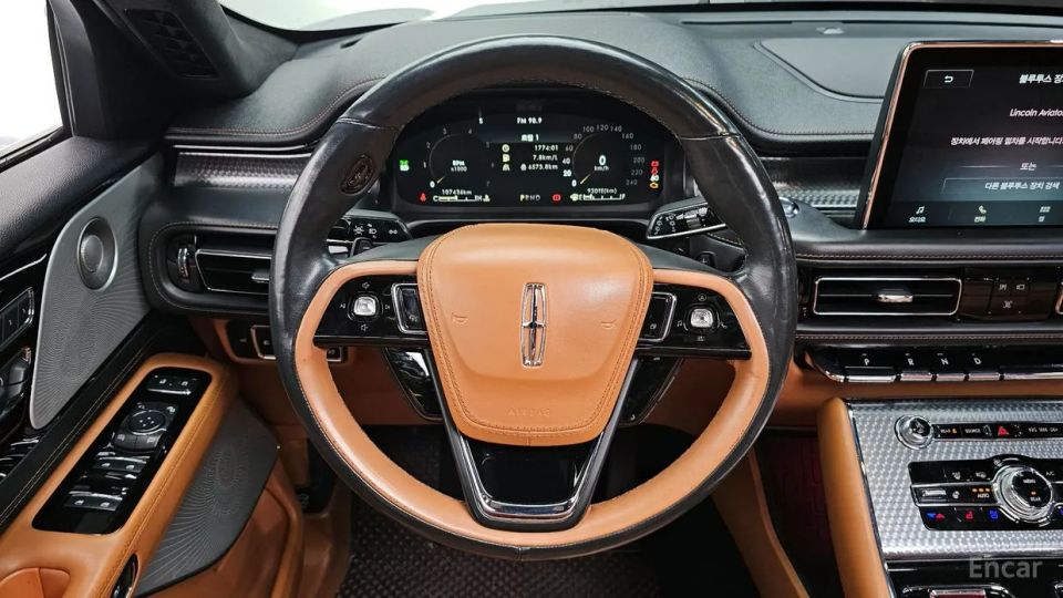 Lincoln Aviator