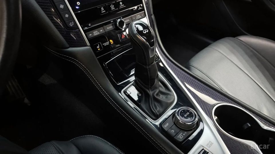 Infiniti Q60