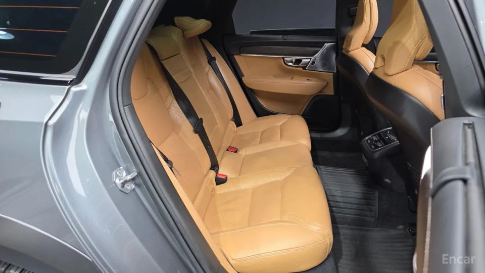 Volvo V90
