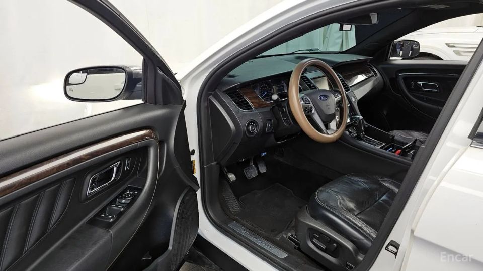 Ford Taurus
