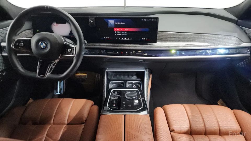 BMW i7