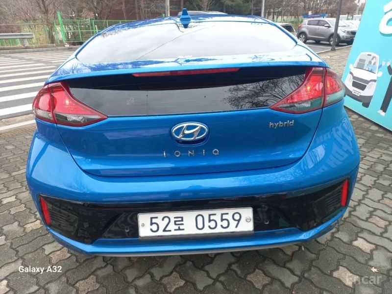 Hyundai Ioniq