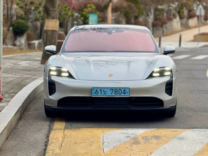 Porsche Taycan
