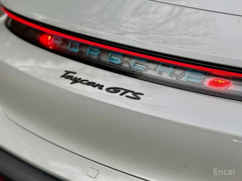 Porsche Taycan