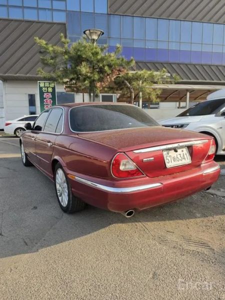 Jaguar XJ-6