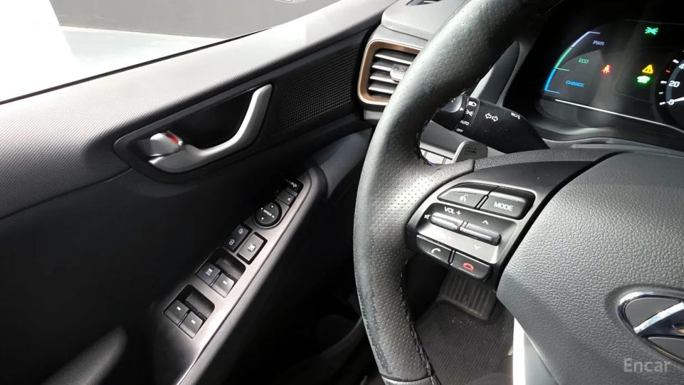 Hyundai Ioniq