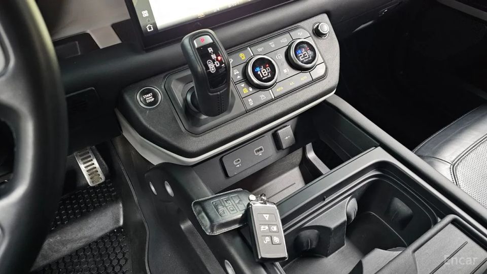 Land Rover Defender