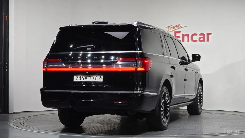 Lincoln Navigator