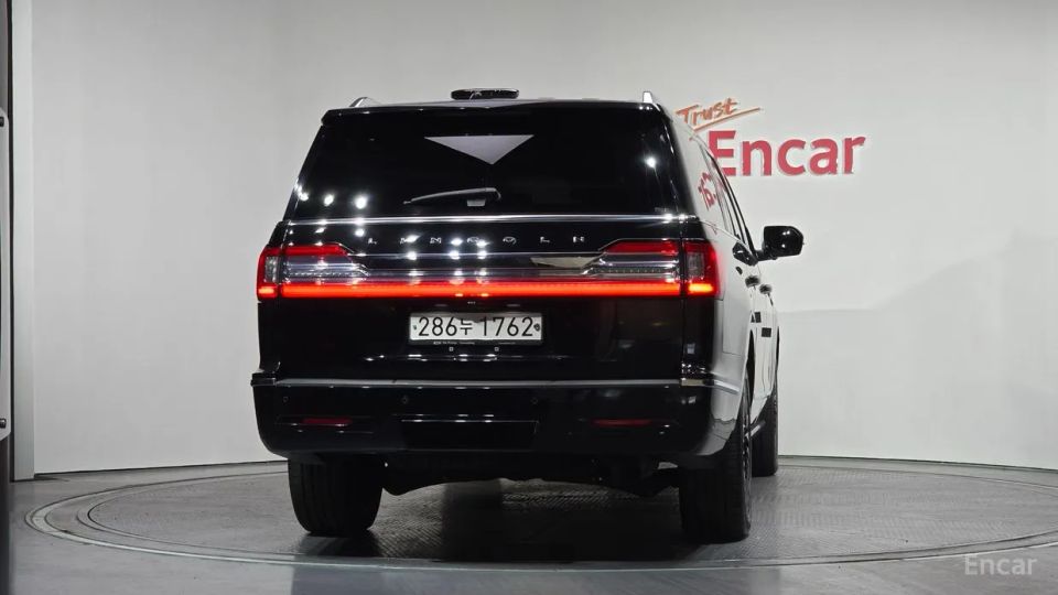 Lincoln Navigator