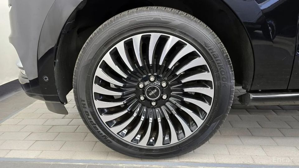 Lincoln Navigator