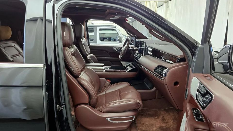 Lincoln Navigator