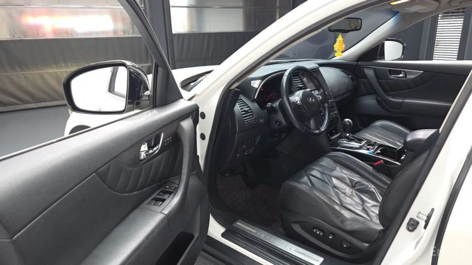 Infiniti FX
