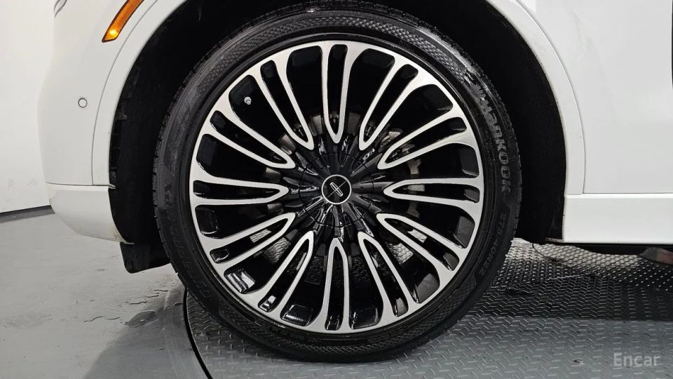 Lincoln Aviator