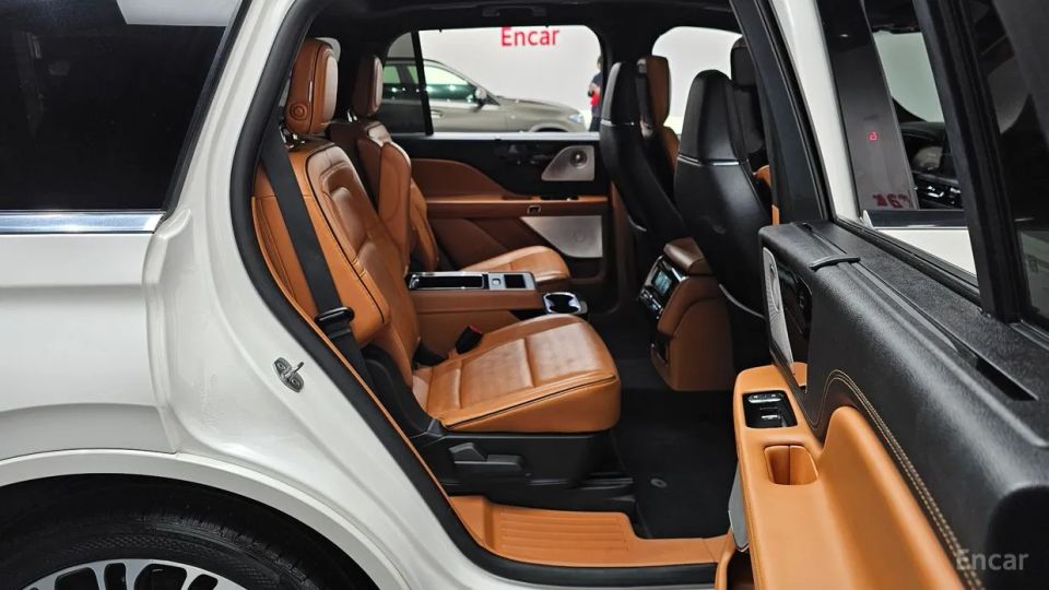 Lincoln Aviator