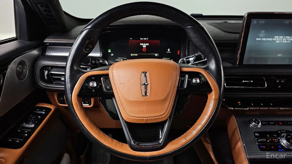 Lincoln Aviator