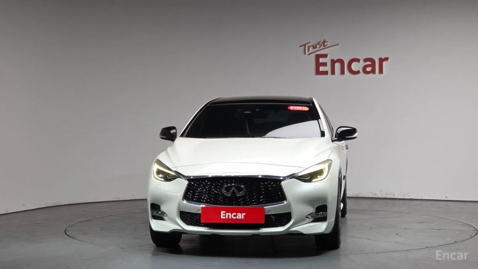 Infiniti Q30