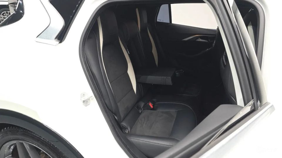 Infiniti Q30