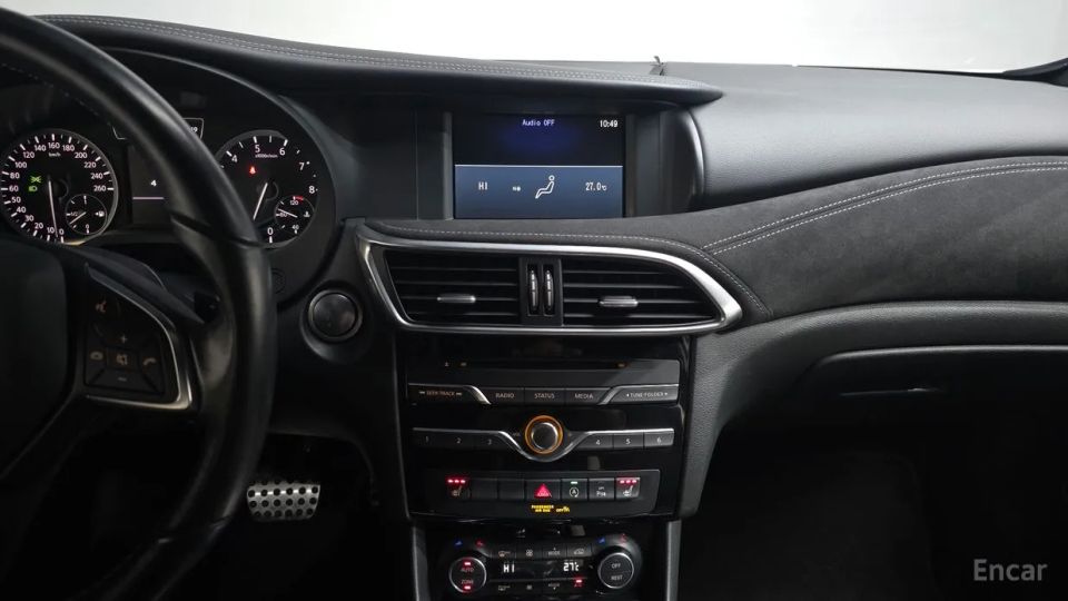 Infiniti Q30