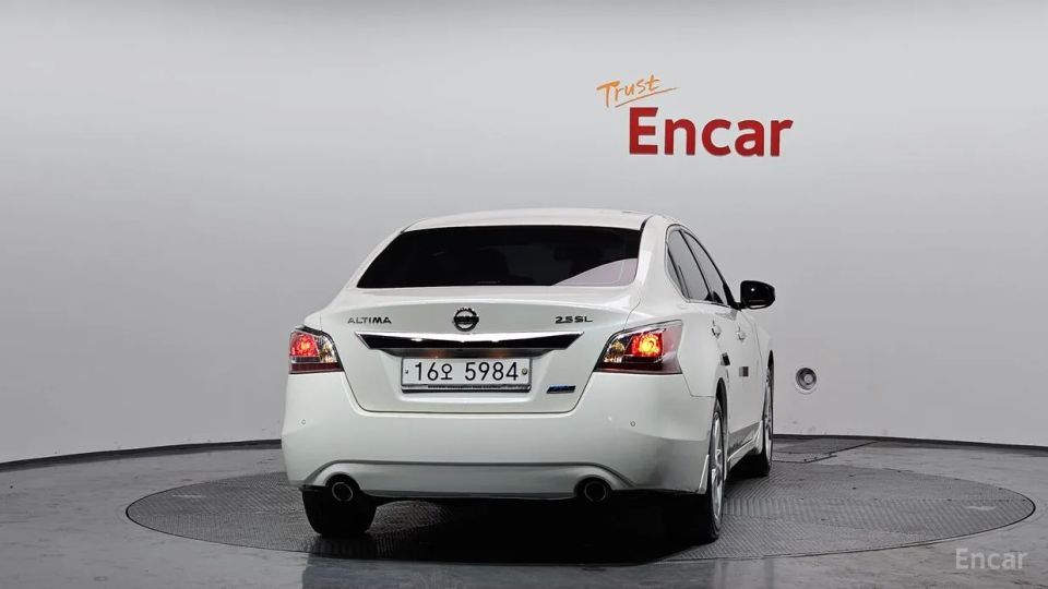 Nissan altima