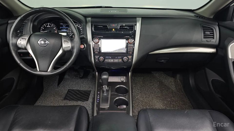 Nissan altima