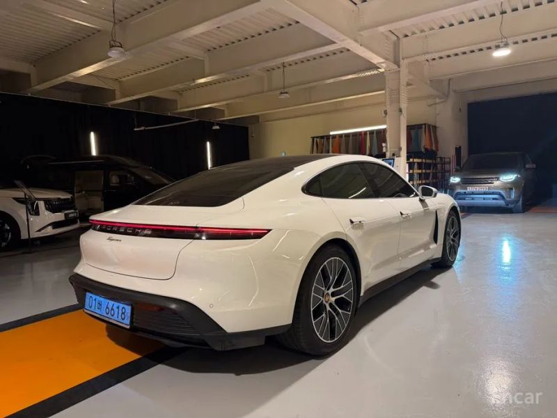 Porsche Taycan