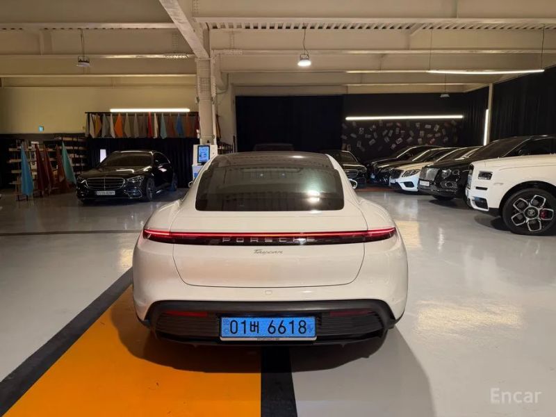 Porsche Taycan