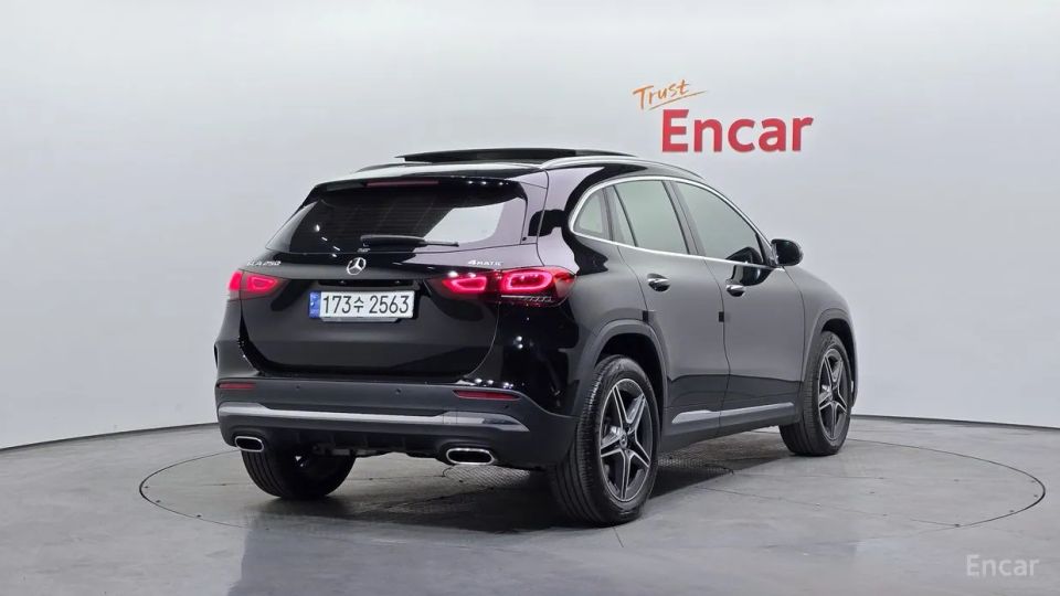 Mercedes-Benz GLA-Class