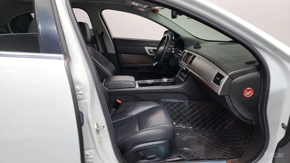 Jaguar xf