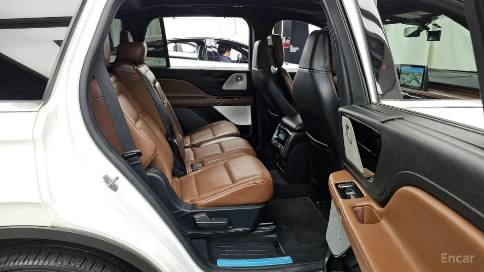 Lincoln Aviator