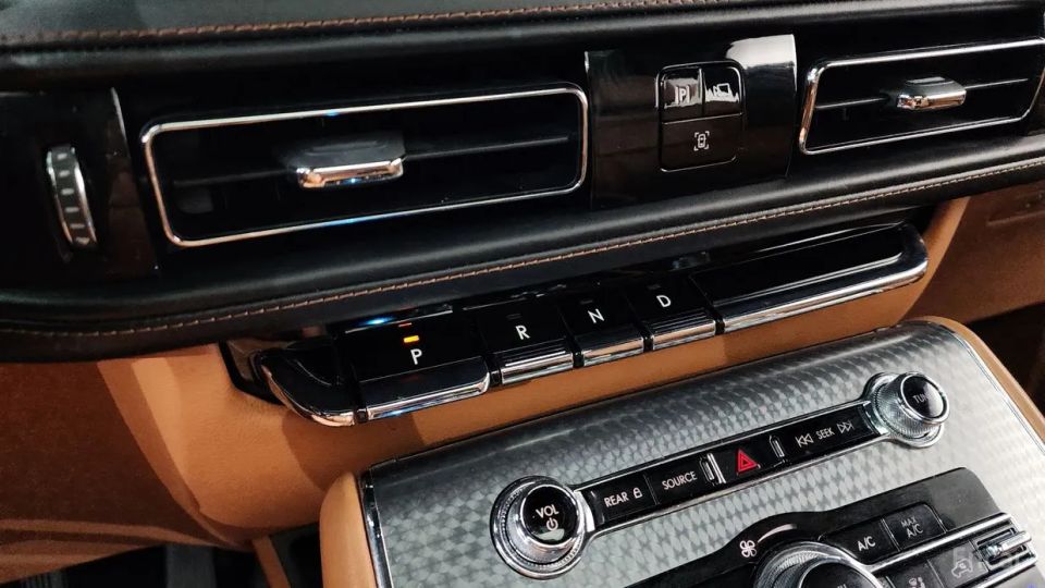 Lincoln Aviator