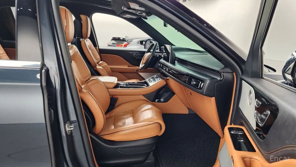 Lincoln Aviator