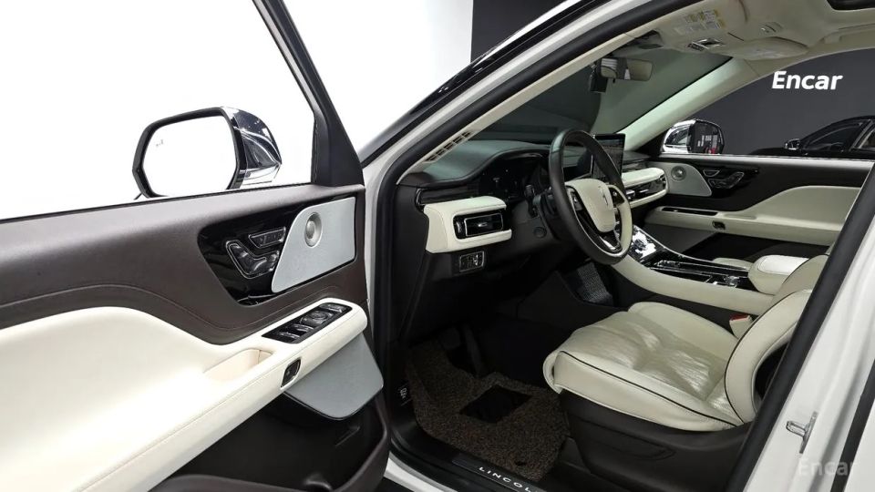 Lincoln Aviator