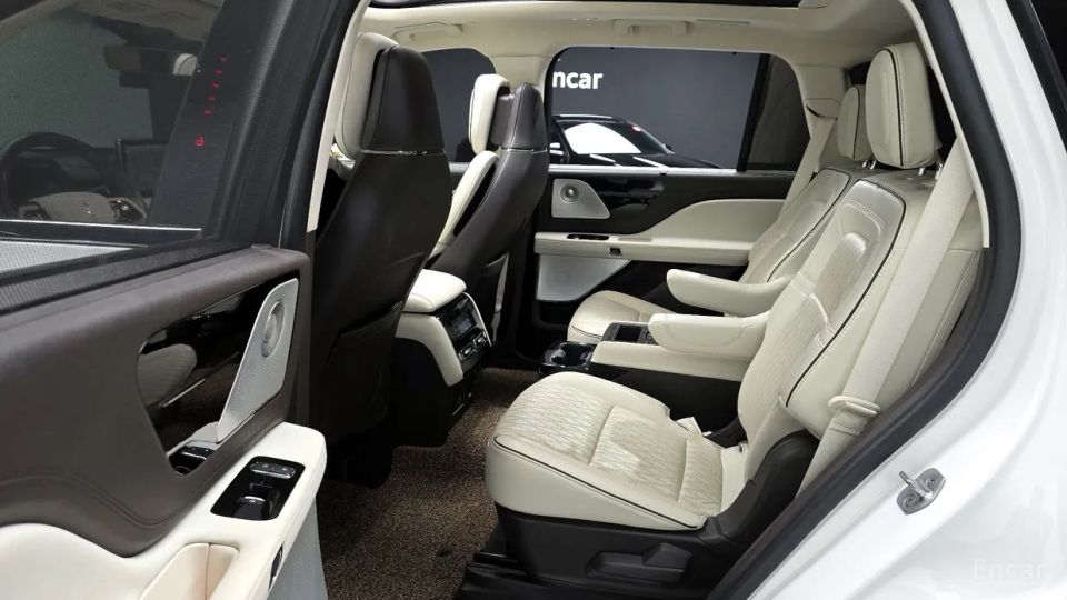 Lincoln Aviator