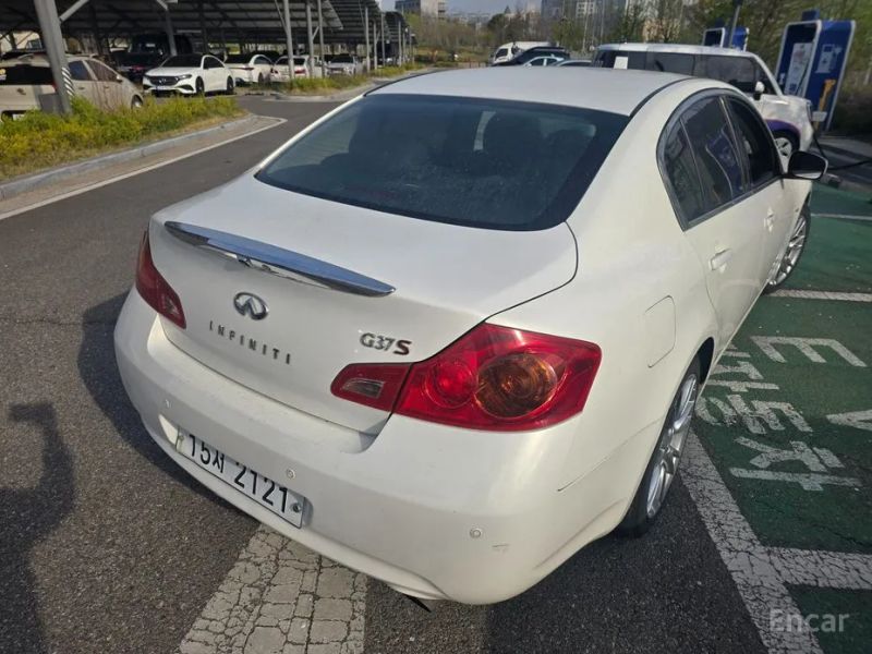 Infiniti G