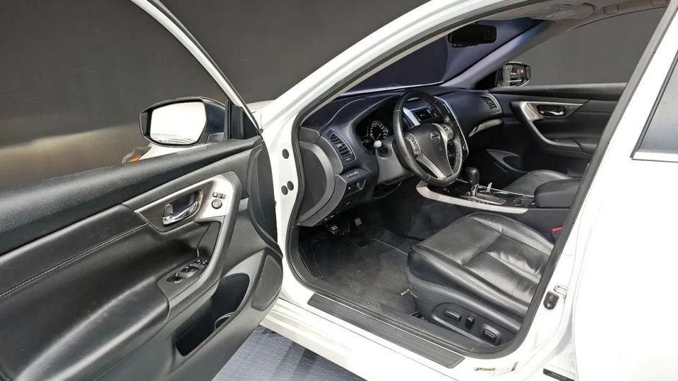 Nissan altima