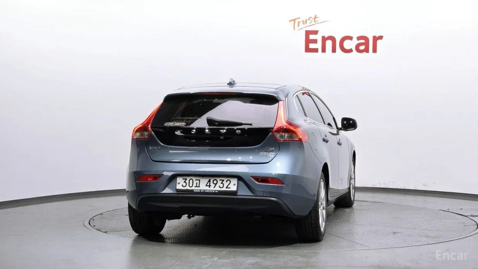 Volvo V40