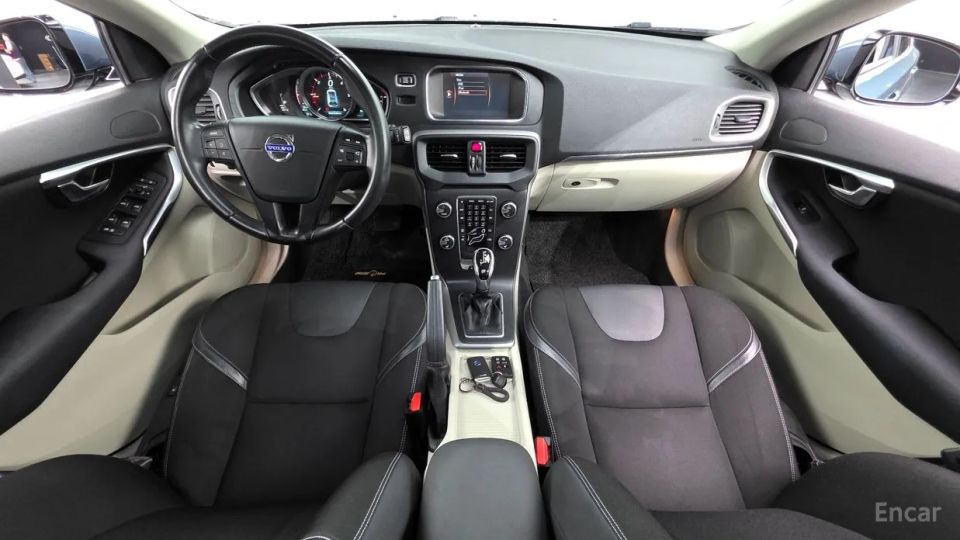 Volvo V40