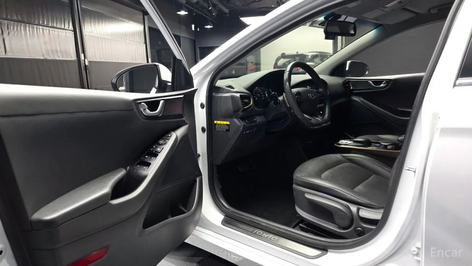 Hyundai Ioniq