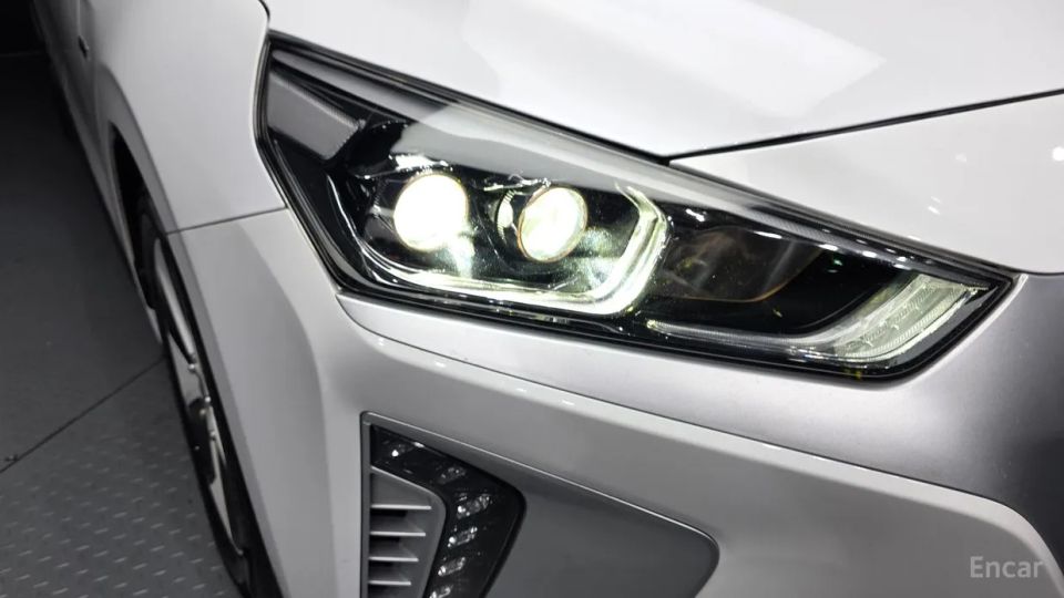 Hyundai Ioniq