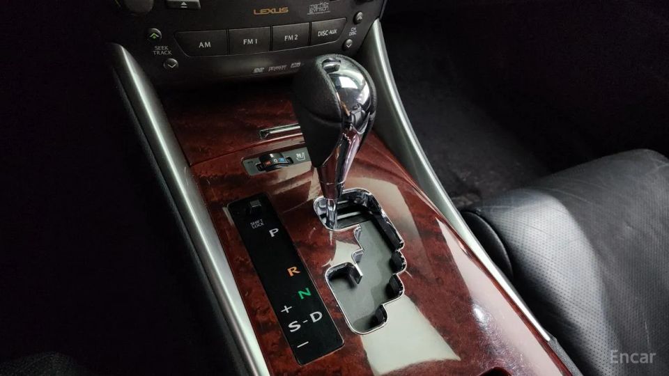 Lexus IS