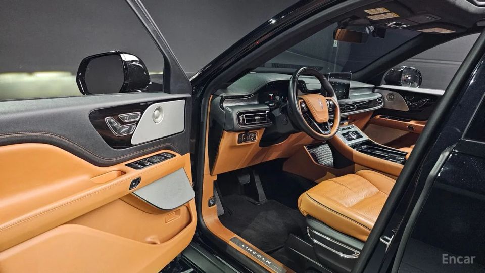 Lincoln Aviator