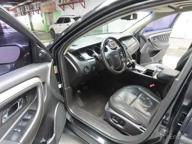 Ford Taurus