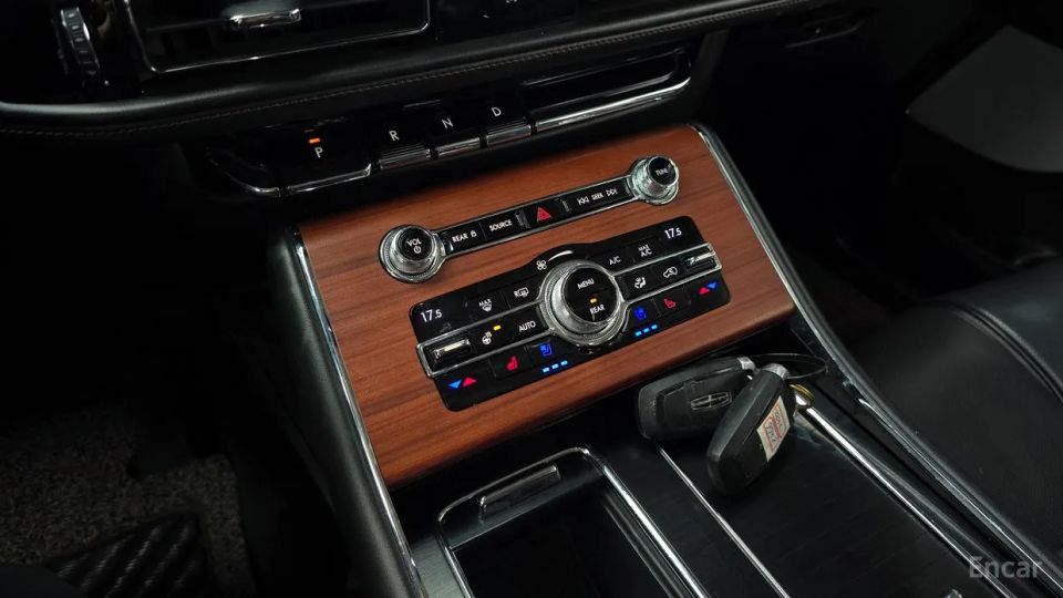 Lincoln Aviator