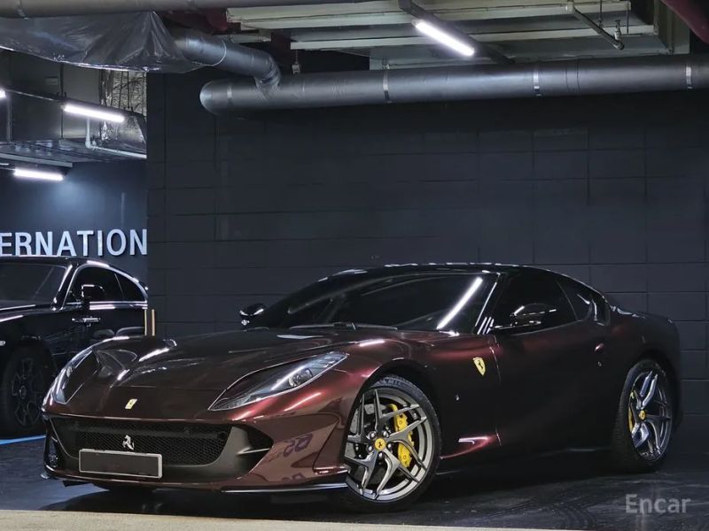 Ferrari 812
