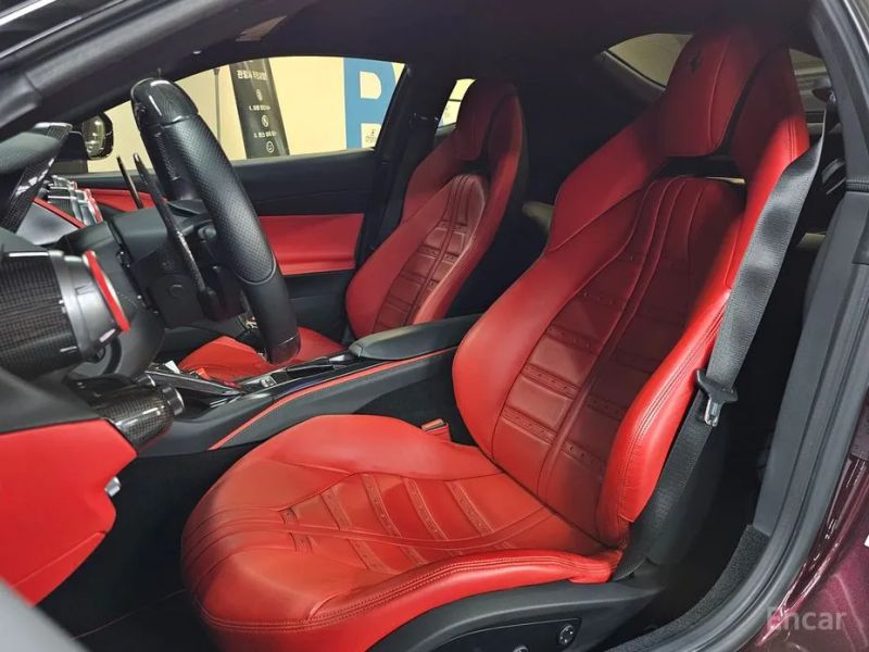 Ferrari 812